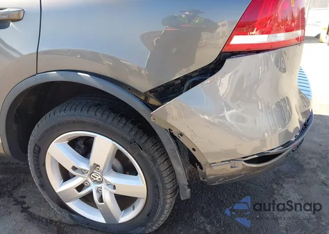 2014 Volkswagen Touareg Tdi Lux z USA, uszkodzony, nr VIN WVGEP9BP7ED013971